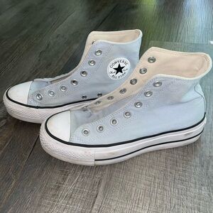 Converse Size 6 High Tops Women